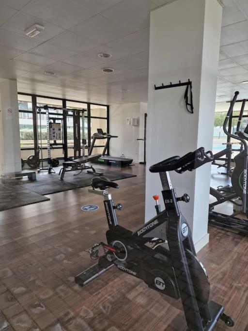 マドリードValdebebas Con Garaje Gimnasio Y Piscinaアパートメント エクステリア 写真